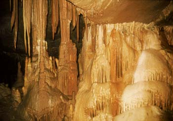 Vilenica - svet svetlobe in teme