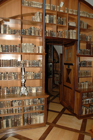 Samostanska knjižnica