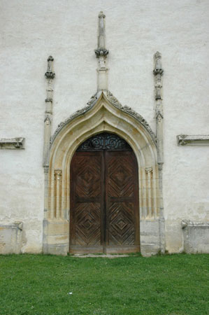 Zahodni glavni portal cerkve Svetih treh kraljev