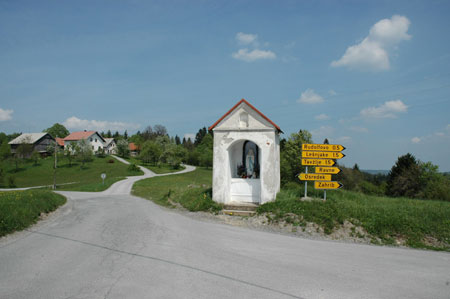 Razcep poti ob Marijini kapelici v Svetem Vidu